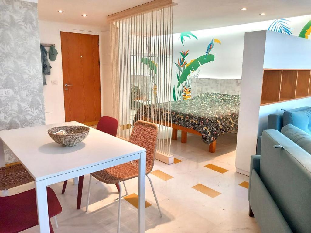 Tropical House Near Beach&Yumbo San Bartolome Bagian luar foto