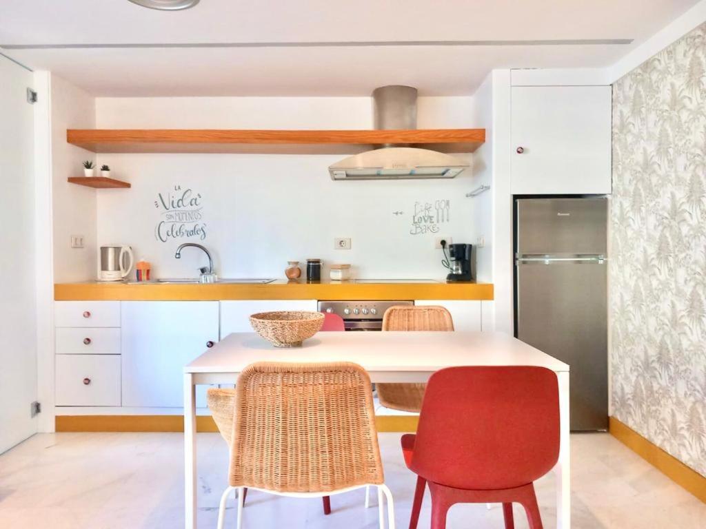Tropical House Near Beach&Yumbo San Bartolome Bagian luar foto